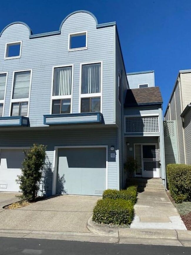 property at 15 Invincible Ct