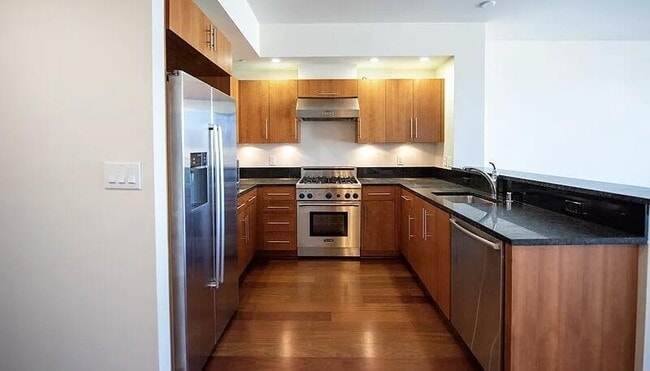 88 E San Fernando St in San Jose, CA - Building Photo - Building Photo