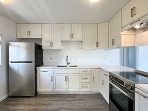 577 Freeway Dr in Napa, CA - Building Photo - Building Photo