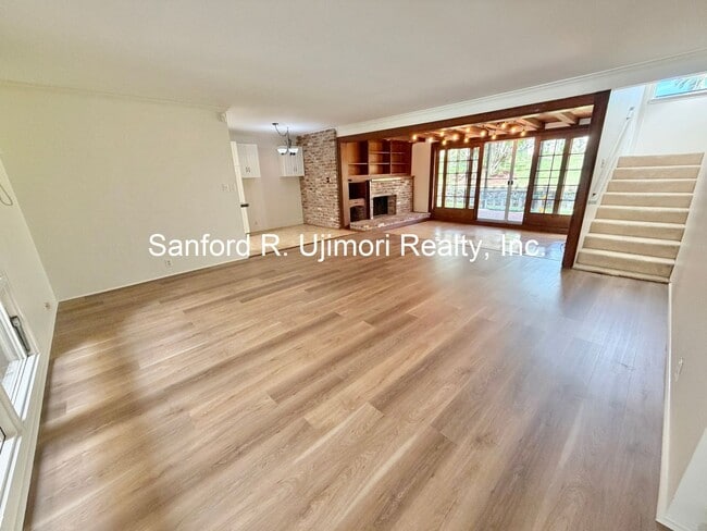 property at 46-331-331 Kahuhipa St