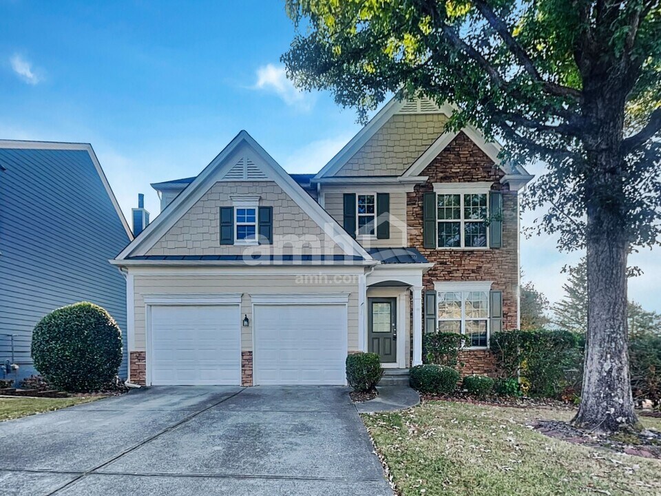 3695 Moor Pointe Dr in Cumming, GA - Foto de edificio