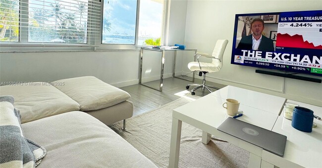 1200 West Ave in Miami Beach, FL - Foto de edificio - Building Photo