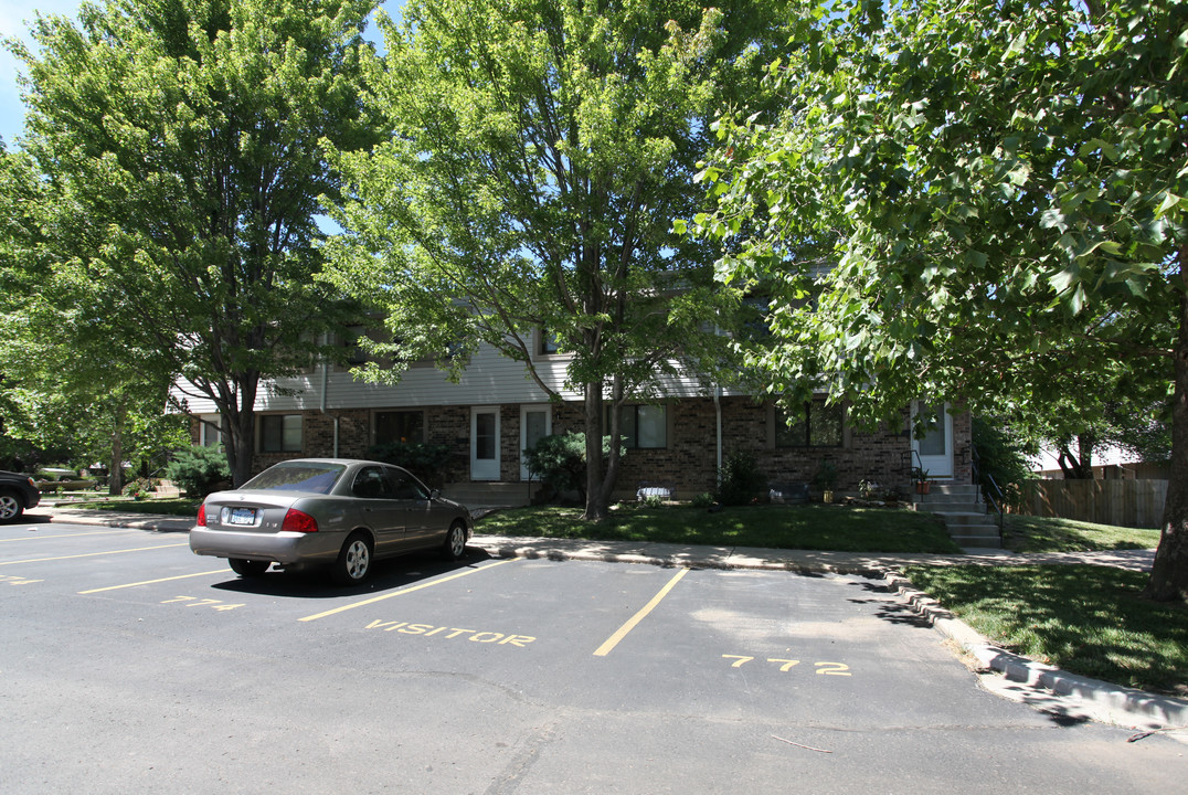 Westerfield North Townhouses in Olathe, KS - Foto de edificio