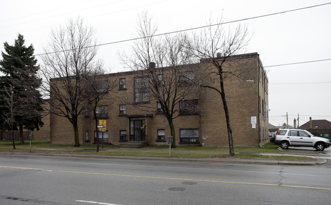 WILSON APARTMENTS in Toronto, ON - Building Photo - Building Photo