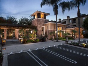 Alize Apartment Homes in Aliso Viejo, CA - Foto de edificio - Building Photo