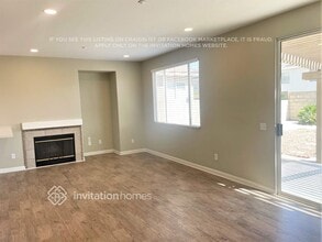 15599 Gulfstream Ave in Fontana, CA - Building Photo - Building Photo