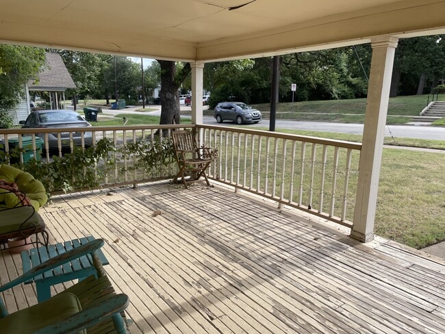 424 Fry St, Unit B in Denton, TX - Building Photo - Building Photo