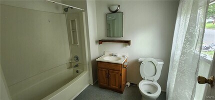 127 W Schuyler in Oswego, NY - Building Photo - Building Photo