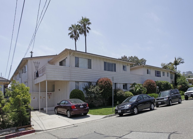 123 Oceano Ave in Santa Barbara, CA - Foto de edificio - Building Photo