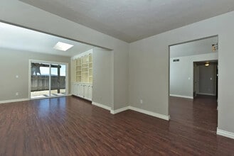 402 Paseo Alegre in San Marcos, CA - Building Photo - Building Photo