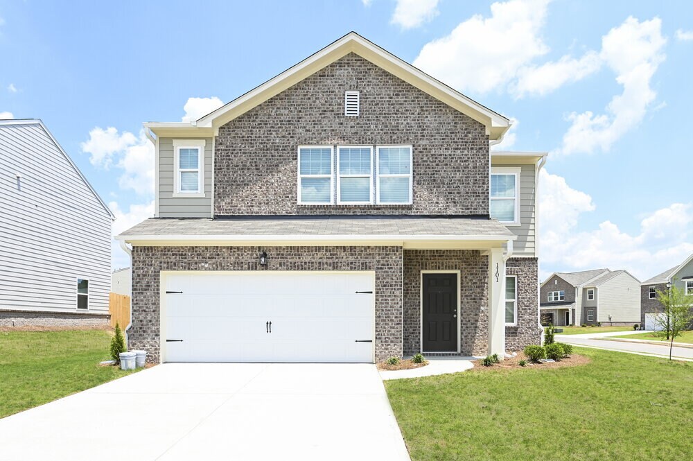 1101 Feldman Chase in Loganville, GA - Building Photo
