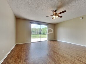 3634 Meadowgreen Ln in Middleburg, FL - Building Photo - Building Photo
