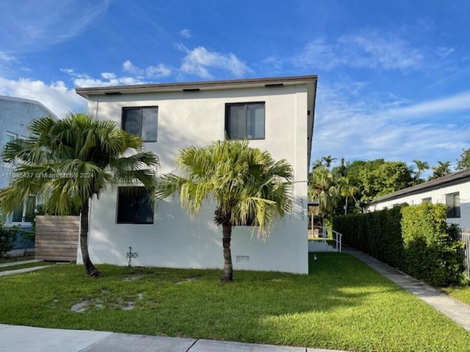 2141 SW 14th Terrace in Miami, FL - Building Photo