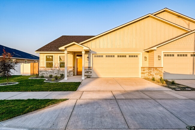 2593 Sunray Ave in Richland, WA - Building Photo - Building Photo
