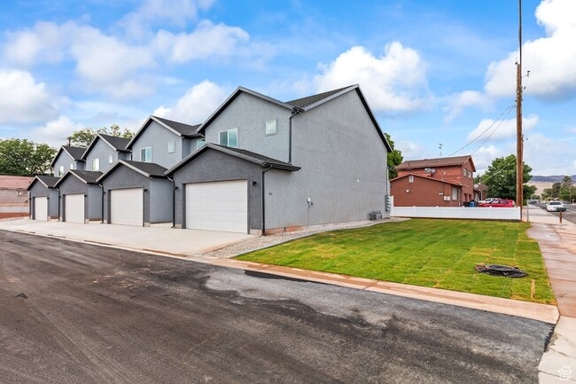 150 S 100 E in Richfield, UT - Foto de edificio - Building Photo