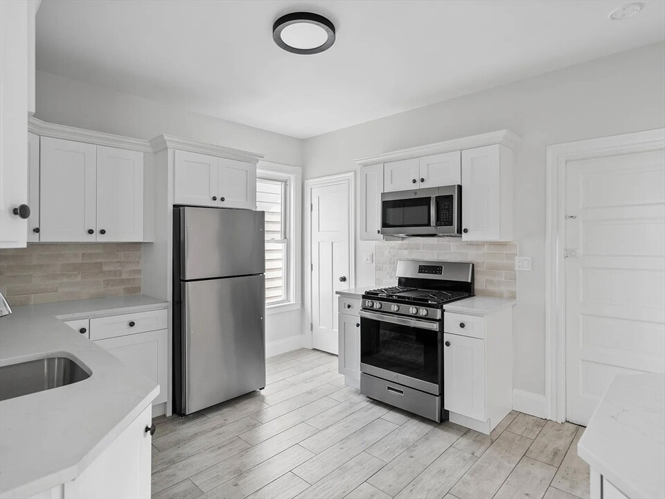 67 Romsey St, Unit 3 in Boston, MA - Building Photo