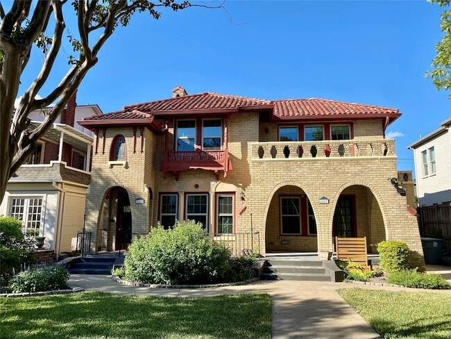 property at 6245 Richmond Ave