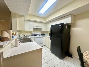 5590 NW 61st St in Coconut Creek, FL - Building Photo - Building Photo