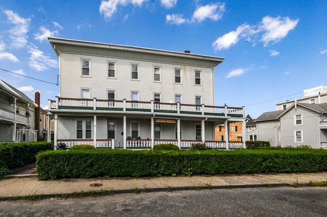 Carriage House II in Ocean Grove, NJ - Building Photo - Building Photo