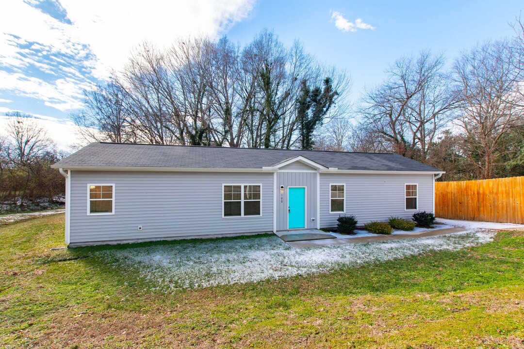 100 Joyner St in Franklinton, NC - Building Photo