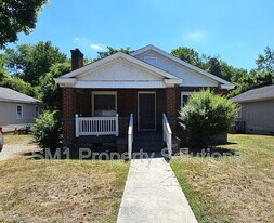 1215 Arlington St in Greensboro, NC - Building Photo