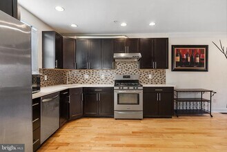 1347 S 20th St in Philadelphia, PA - Foto de edificio - Building Photo