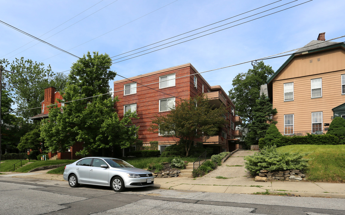 2521 Hackberry St in Cincinnati, OH - Building Photo