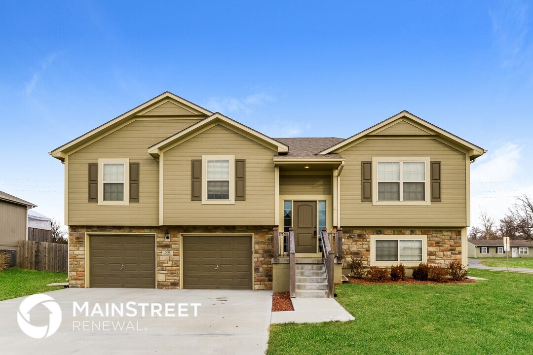 500 S Poplar St in Gardner, KS - Building Photo