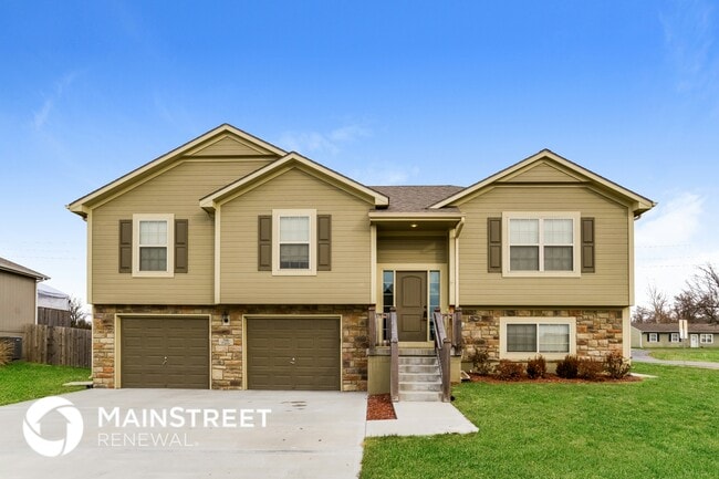 property at 500 S Poplar St