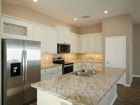 5555 NW Pine Trail Cir in Port St. Lucie, FL - Building Photo - Building Photo