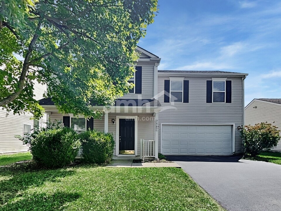7507 Canal Highlands Blvd in Canal Winchester, OH - Building Photo