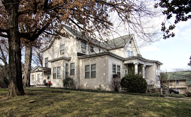 Southern Manor in Knoxville, TN - Foto de edificio - Building Photo