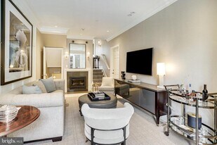 1040 31st St NW in Washington, DC - Building Photo