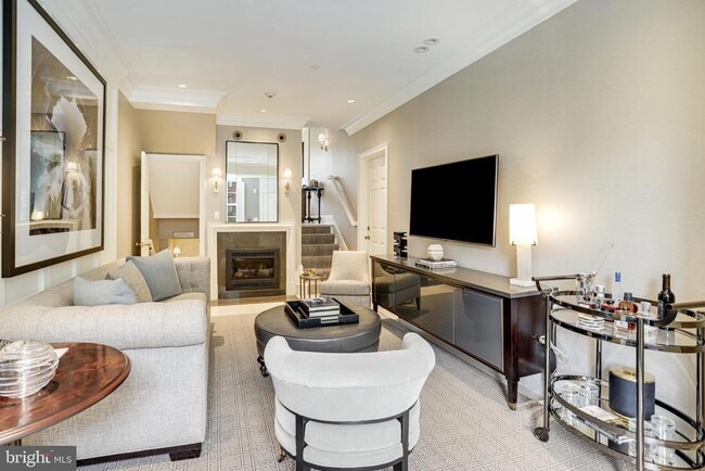 property at 1040 31st St NW