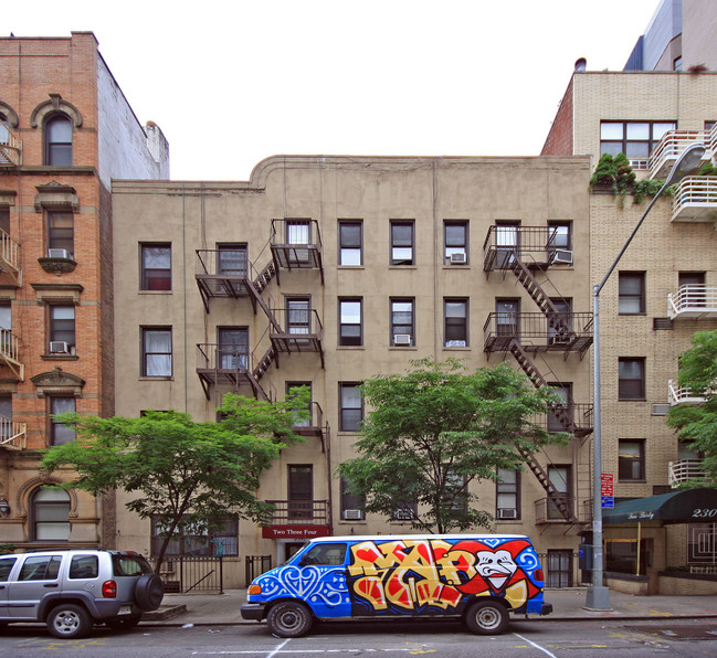 234 E 52nd St in New York, NY - Foto de edificio - Building Photo