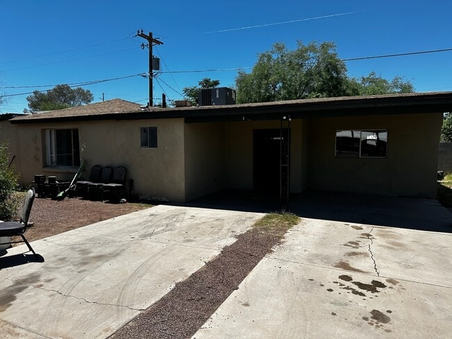 4000 S 15th Ave