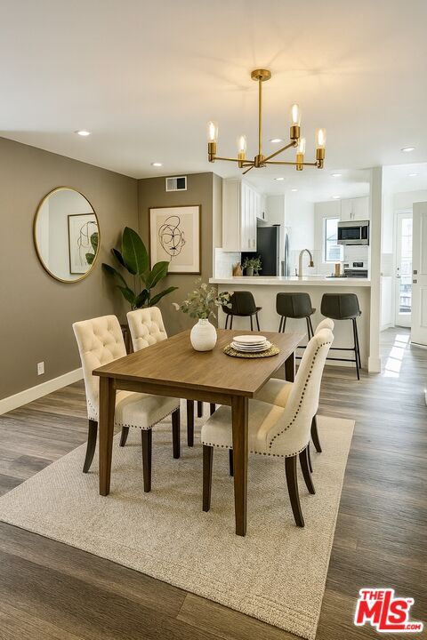 11735 Dorothy St in Los Angeles, CA - Foto de edificio - Building Photo