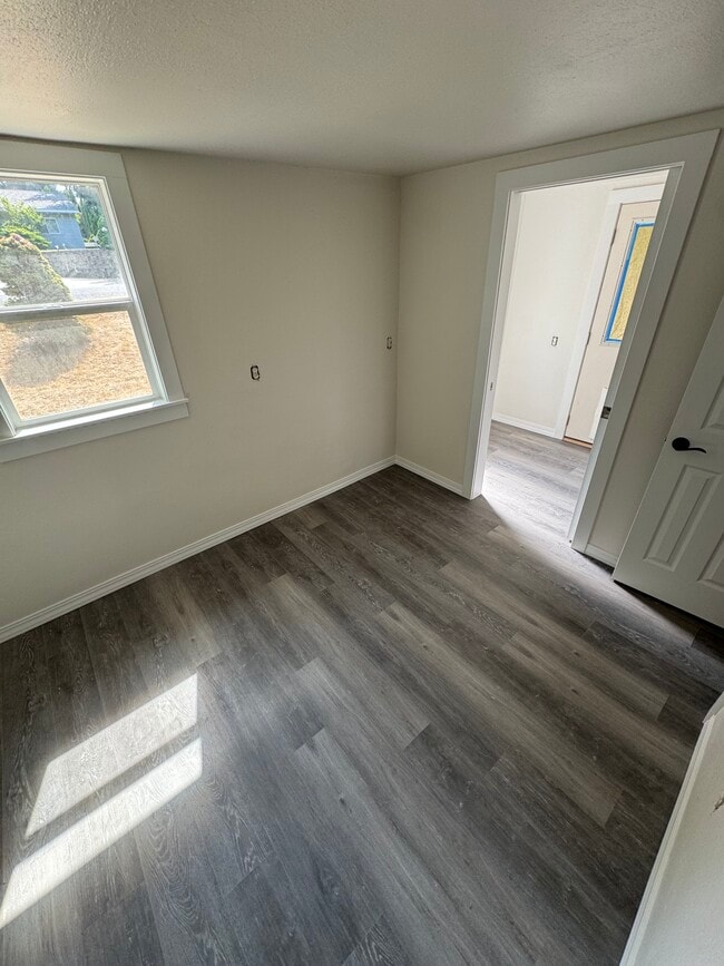 202 N Keller Ave in East Wenatchee, WA - Building Photo - Building Photo