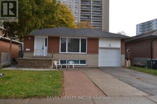 15 Cedar Brae Blvd in Toronto, ON - Building Photo