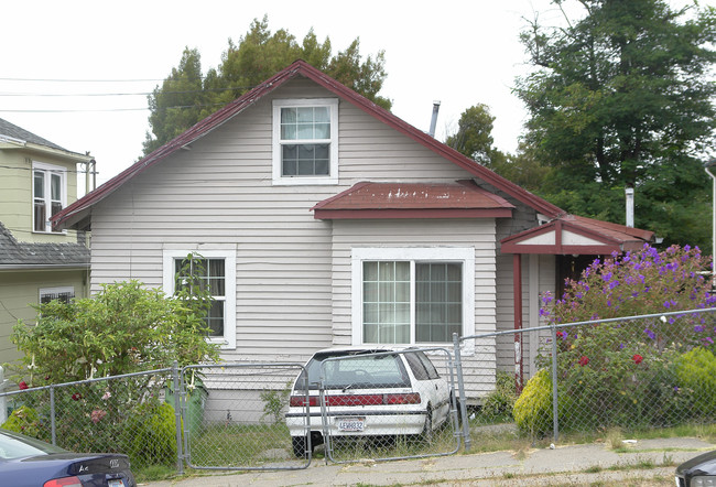 2419-2421 21st Ave in Oakland, CA - Building Photo - Building Photo