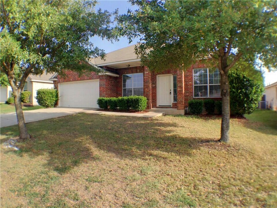 2504 Pearson Way in Round Rock, TX - Building Photo