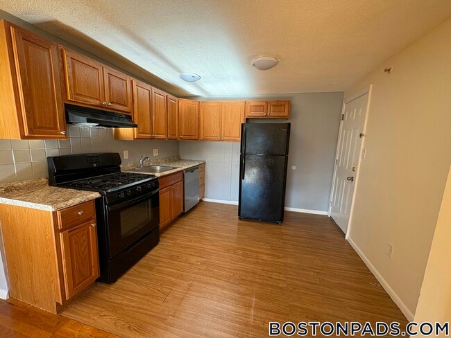 18 Belmont St in Lowell, MA - Building Photo - Building Photo