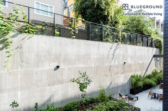 2222 15th Ave W-Unit -FL2-ID937 in Seattle, WA - Building Photo - Building Photo