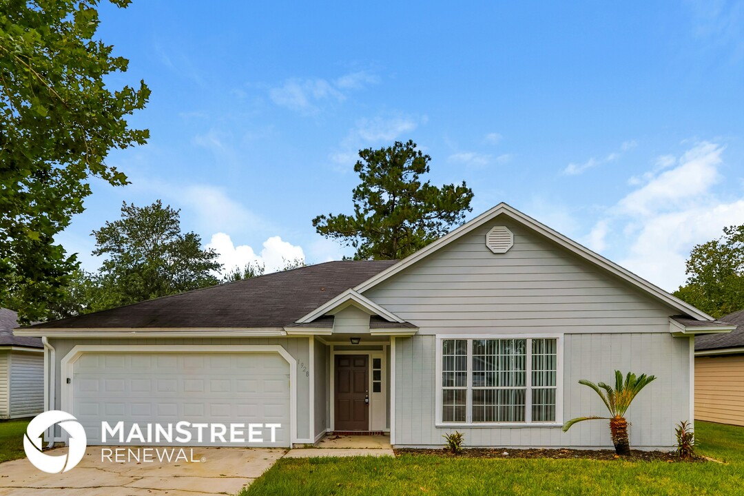 1928 Calusa Trail in Middleburg, FL - Building Photo