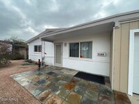 2345 E Betty Elyse Ln in Phoenix, AZ - Building Photo - Building Photo