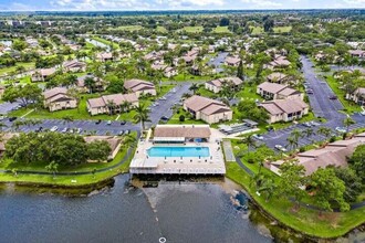 402 Pine Glen Ln in Greenacres, FL - Building Photo - Building Photo