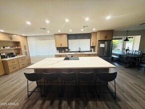 215 E Helena Dr in Phoenix, AZ - Building Photo - Building Photo
