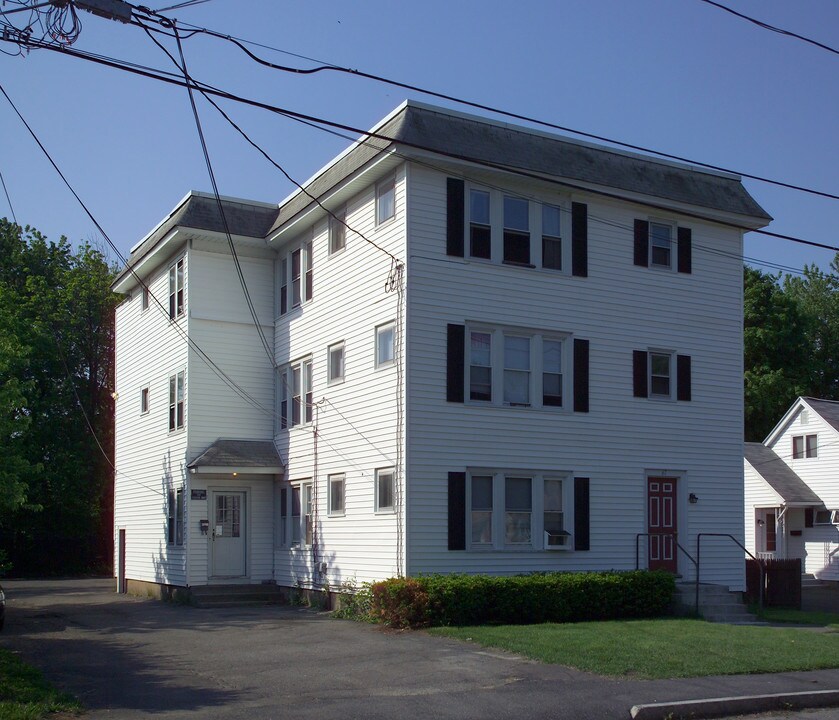 65-67 Edward St in Chicopee, MA - Foto de edificio