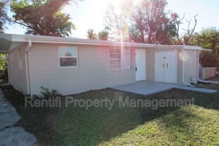 23025 Gulf Coast Ave in Punta Gorda, FL - Building Photo - Building Photo