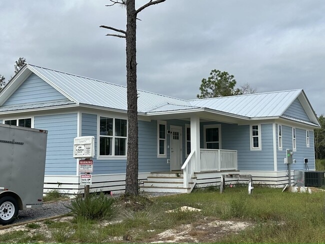 property at 524 N Raphael Rd
